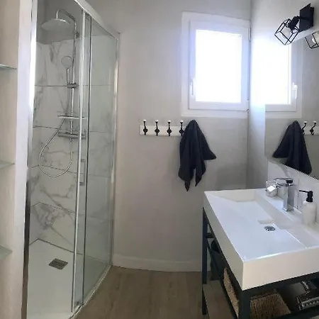 Maison Entre Canal Et Colombiers (Herault)