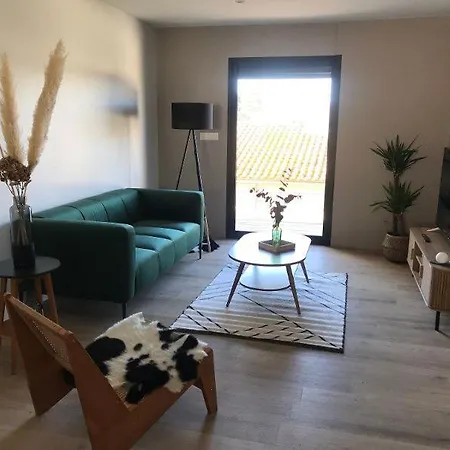 Maison Entre Canal Et Colombiers (Herault)