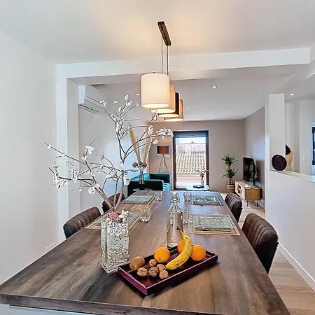 Maison Entre Canal Et Коломбье